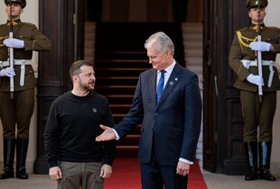 Зеленський їде у Литву: він та генсек НАТО приїдуть на саміт 