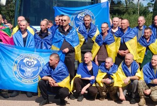 В Україну повернули 84 полонених: серед них військові та цивільні