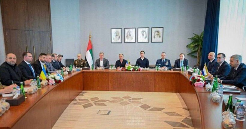 Другий день переговорів в Абу-Дабі: сторони працюють у тристоронньому форматі та групах - Умєров