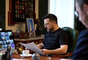 Україна майже місяць очікує на підпис Гегсета щодо ракет до Patriot та NASAMS - Зеленський