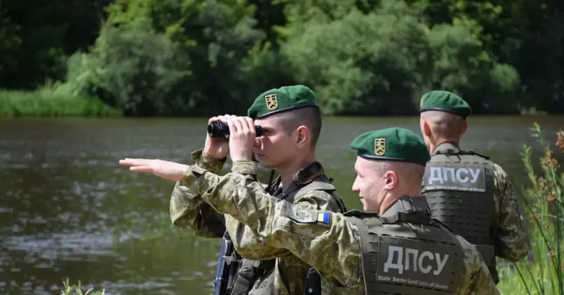 ДПСУ: Прикордонники збили п'ять дронів на південному напрямку (фото)