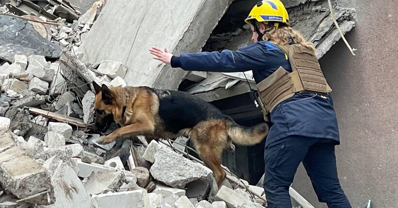 Кількість загиблих від російського удару у Чернігові зросла до 18 осіб